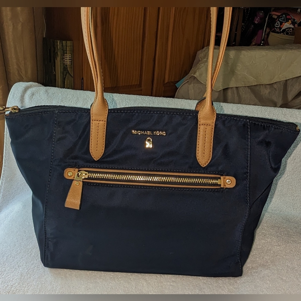 Michael Kors medium Kelsey nylon tote bag.